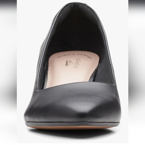 Classic Black Women's Pumps - Picture 6 of 16